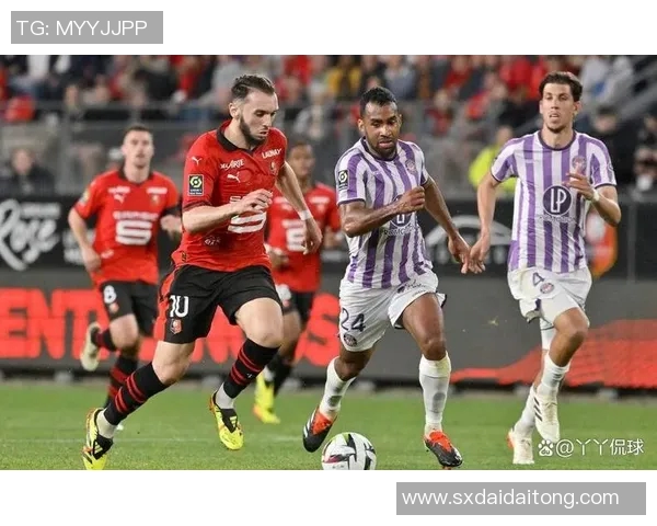 图卢兹与奈斯的精彩对决揭示法甲联赛的竞争激烈与球队实力的较量 图卢兹与奈斯的精彩对决揭示法甲联赛的竞争激烈与球队实力的较量