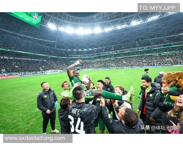 国安苏宁激烈对抗引发冲突视频曝光球迷热议赛场暴力行为 国安苏宁激烈对抗引发冲突视频曝光球迷热议赛场暴力行为